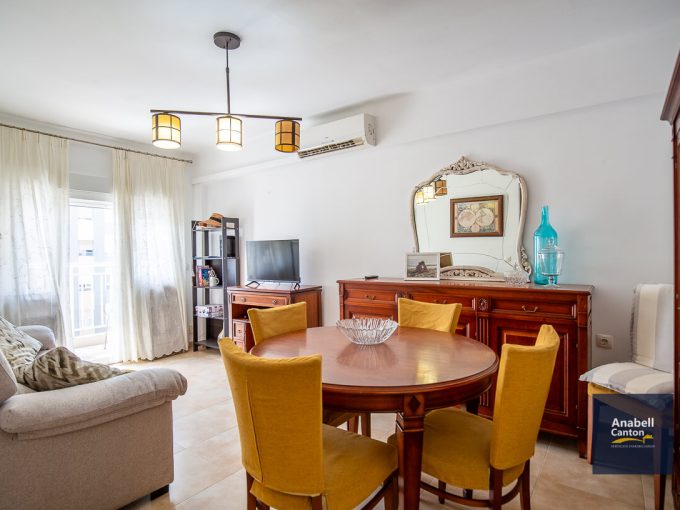 alt=piso en venta en zapillo en almeria junto al mar inmobiliaria en almeria"