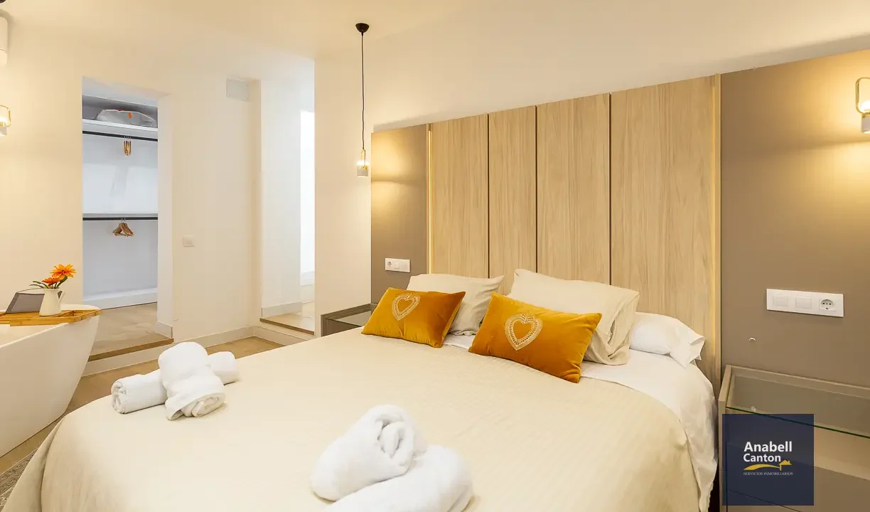 alt=_casa en venta en centro historico Almería_