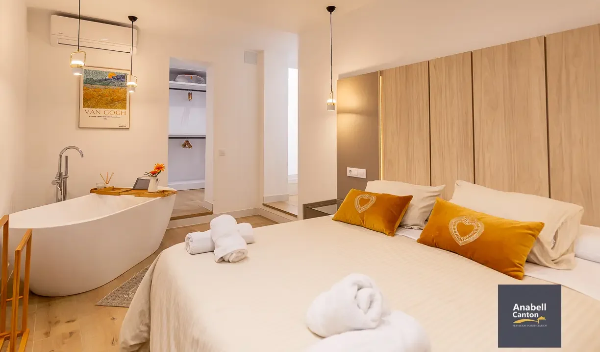 alt=_casa en venta en centro historico Almería_-2