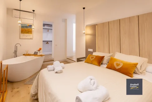 alt="casa en venta en centro historico de almeria"