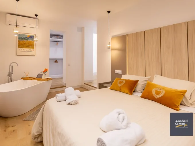 alt="casa en venta en centro historico de almeria"
