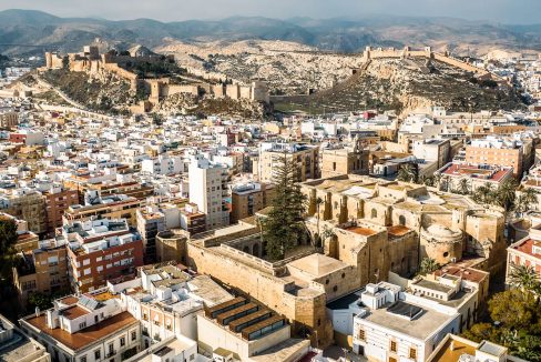 alt= "vender piso en almeria"